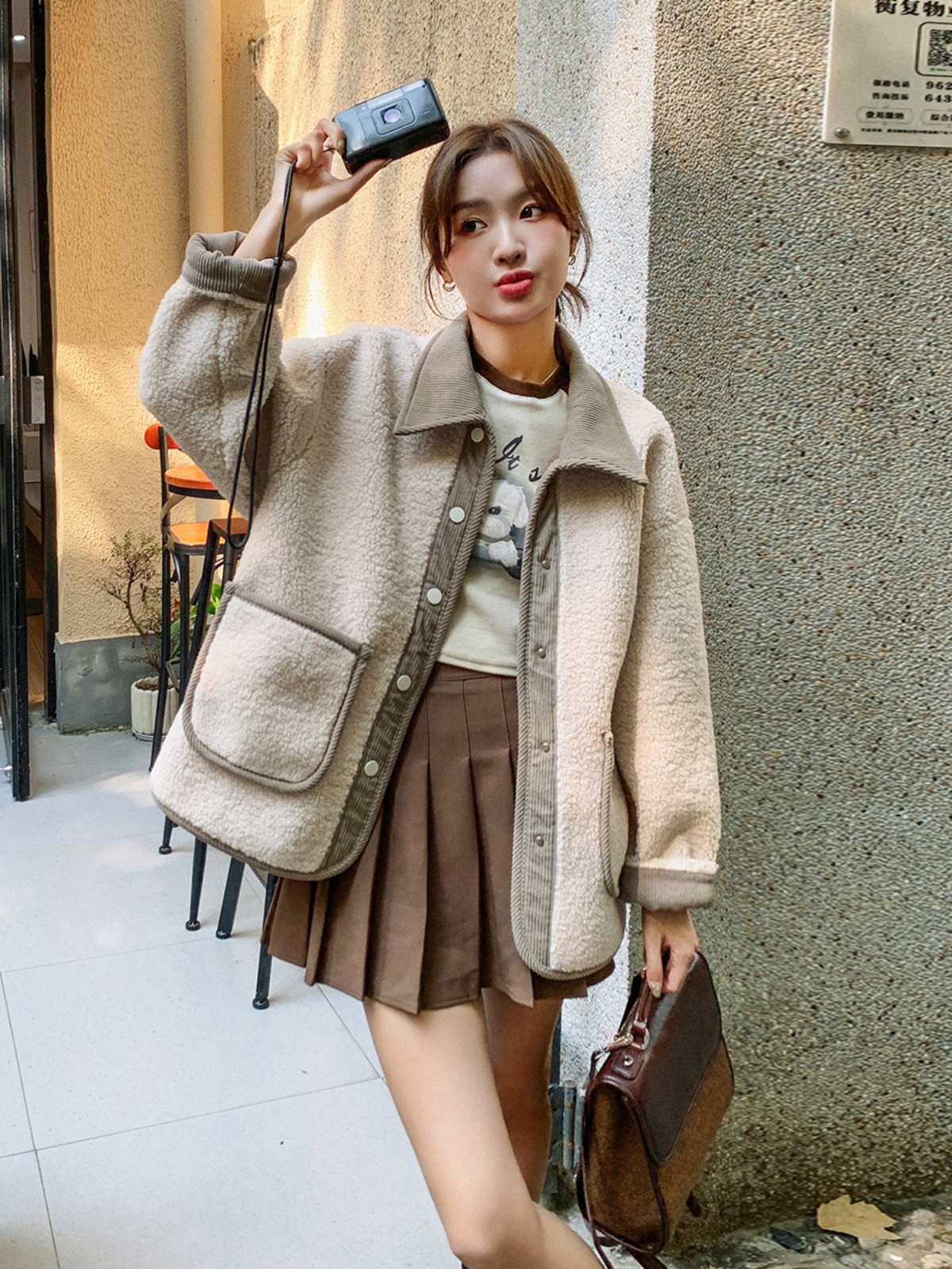 2024 Women’s Color-Blocked Spliced Lapel Lamb Wool Coat with Leather and Fur, Thickened Niche Winter Style