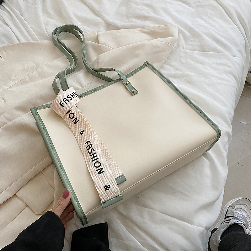 2025 Niche Shoulder Tote Bag for Women - Versatile Large Capacity Commuter Bag for College with Chic High-End Style