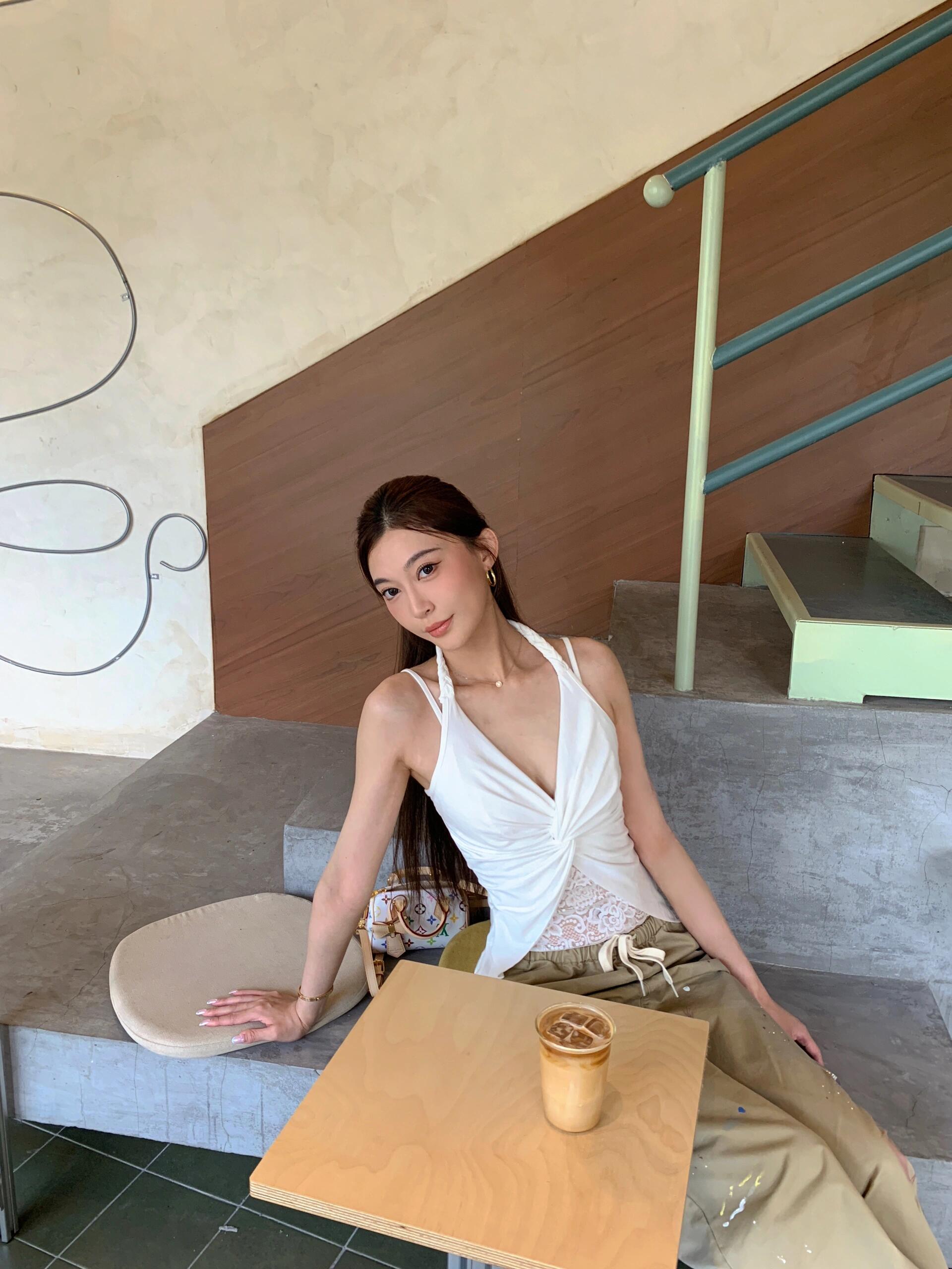 2025 Summer Women's American Style V-Neck Lace Spliced Slim Fit Halter Camisole Top - Sexy Y2K Fashion