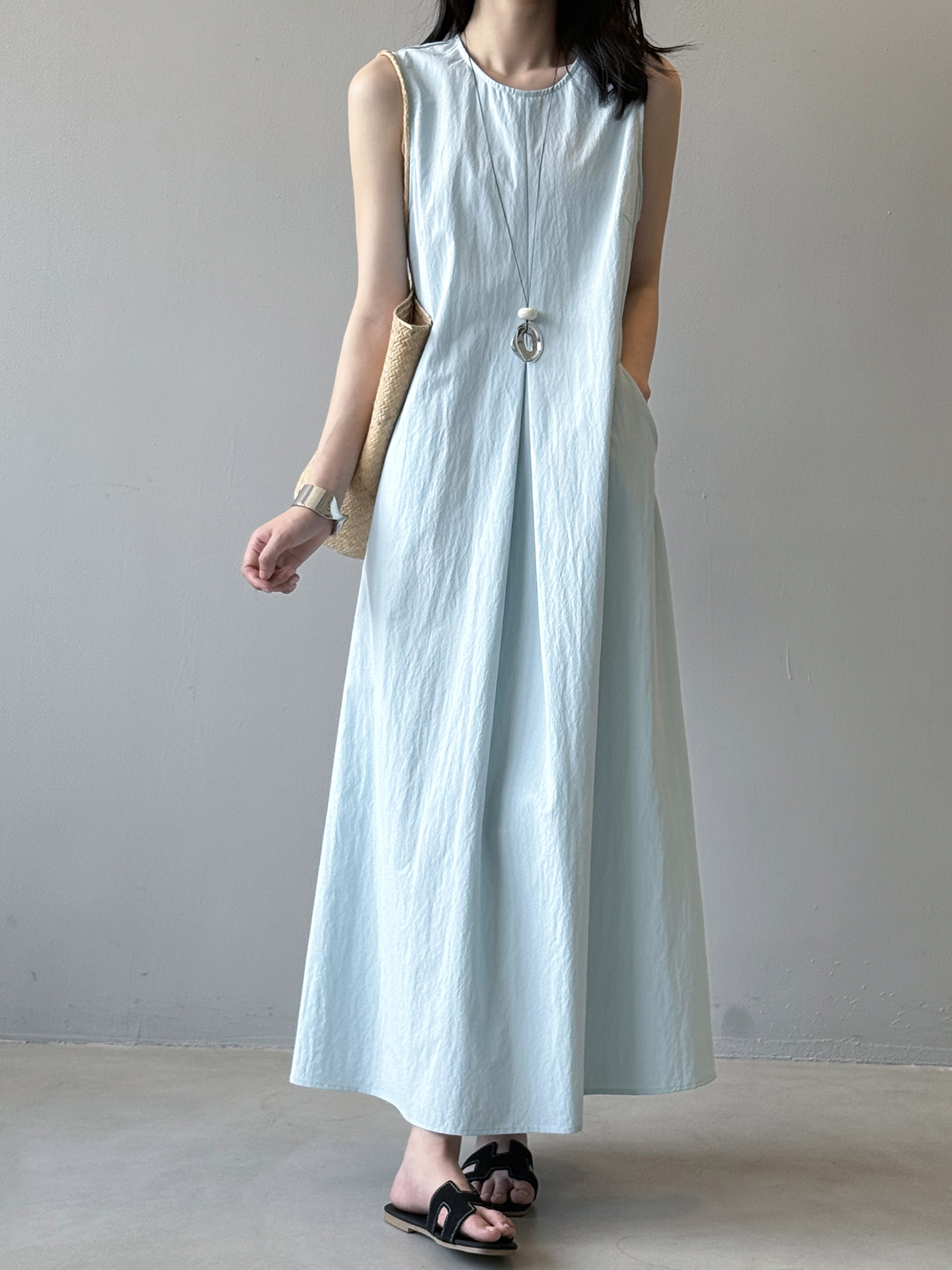 2025 Summer Women's High-End Minimalist Sleeveless Pleated A-Line Dress - Elegant Long Skirt for Effortless Style