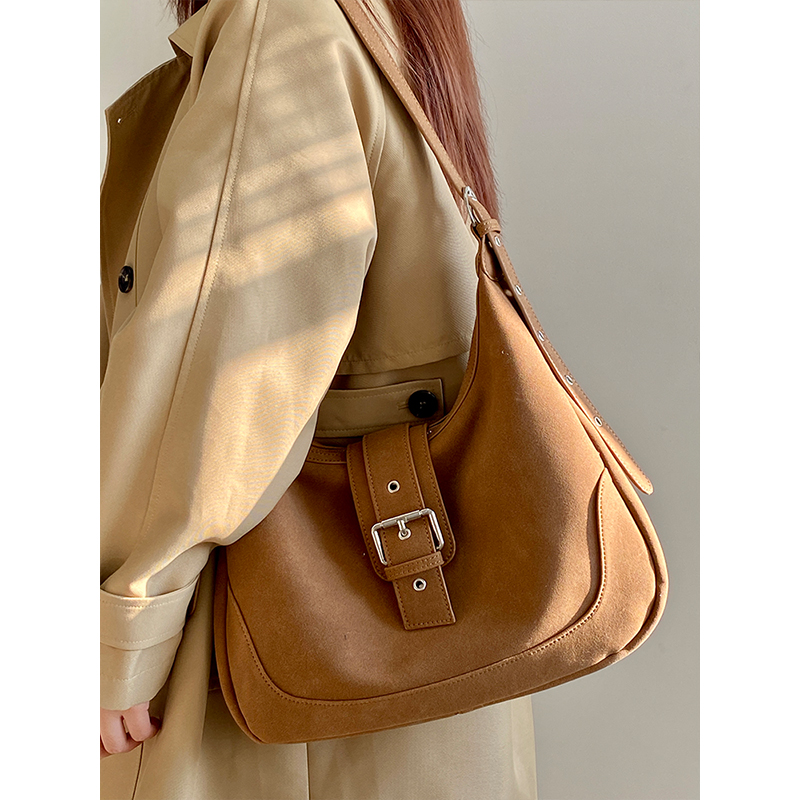 2025 Women's Matte Retro Saddle Bag - Versatile Crossbody Shoulder Bag for Commuting, Niche Design, Chic Everyday Style
