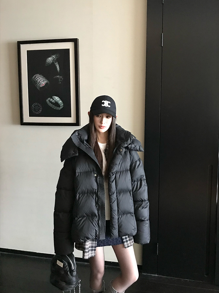 90% White Duck Down Cloud Zero Pressure Hooded Long Knee-Length Winter Down Jacket for Women