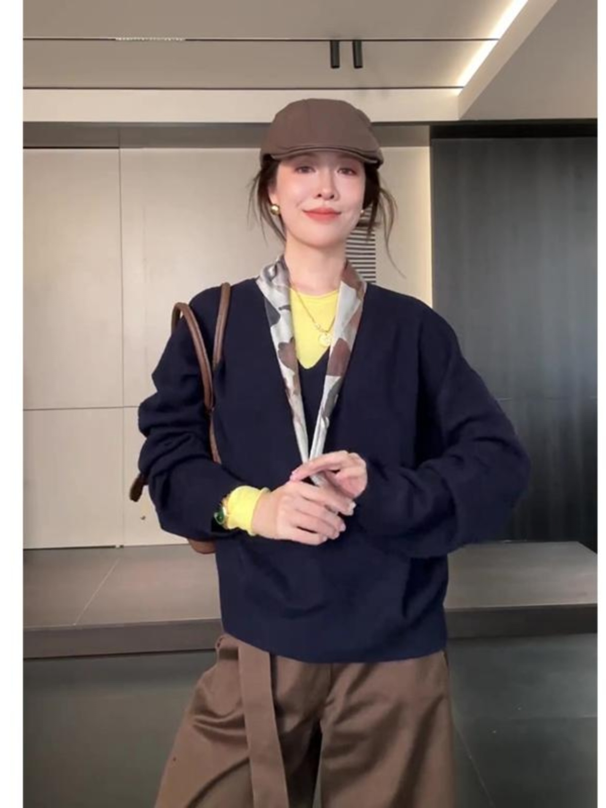 American Retro V-Neck Loose Pullover Sweater for Women - Chic Long Sleeve Knit Top for Autumn Winter Fashion