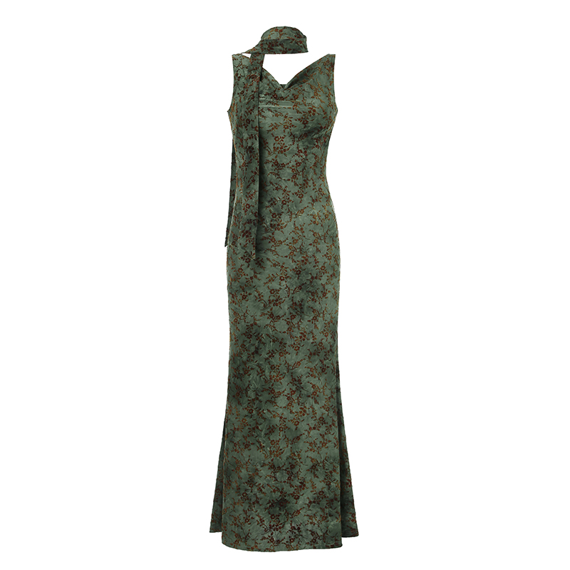 Ancient Charm Green Pine Fish Tail Long Dress for Women - Flowing Collar, Body-Hugging Chinese Style, Elegant Fashion