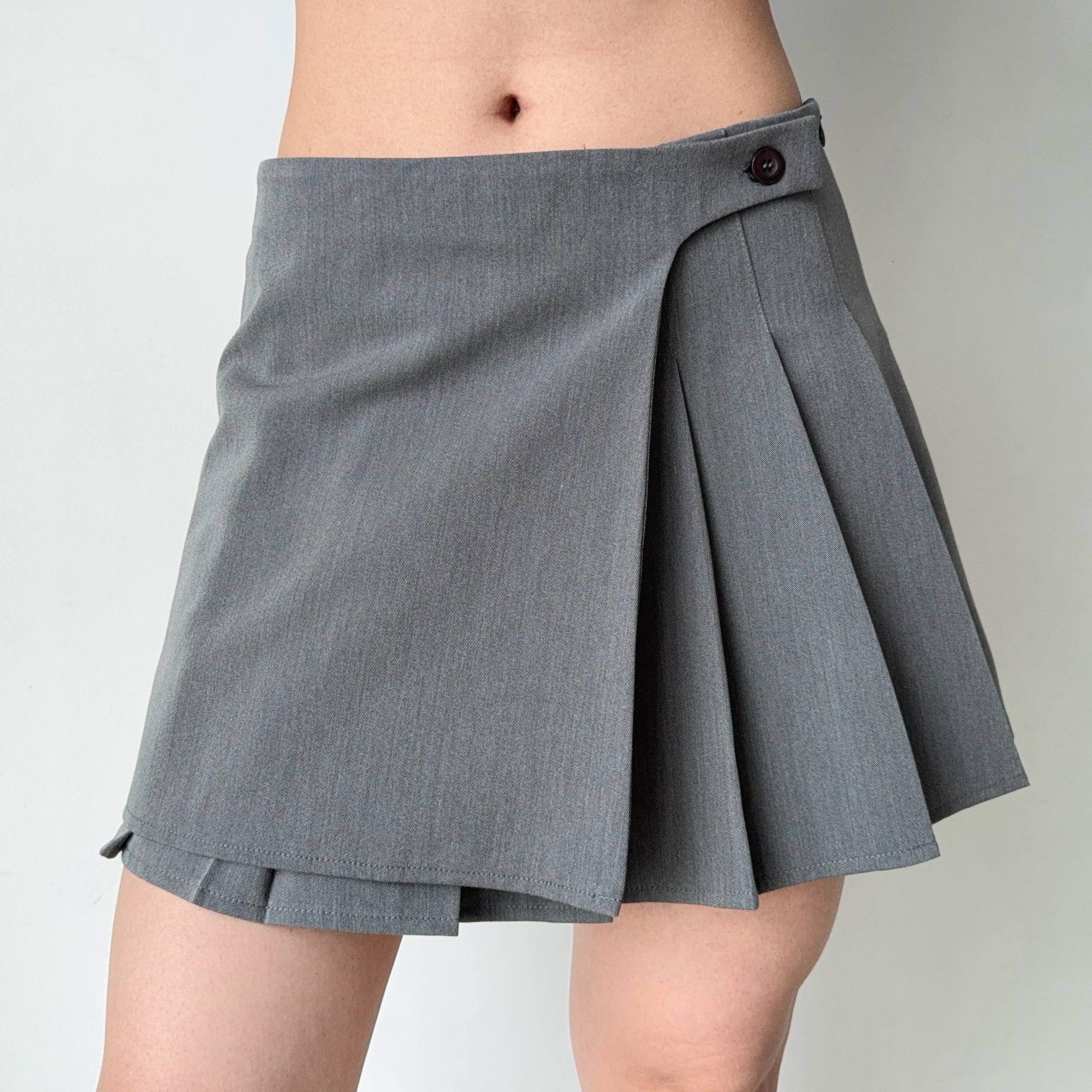 Asymmetric Pleated Skirt for Women - Low-Waist A-Line Short Skirt, European American Style, Anti-Exposure Fashion Trend