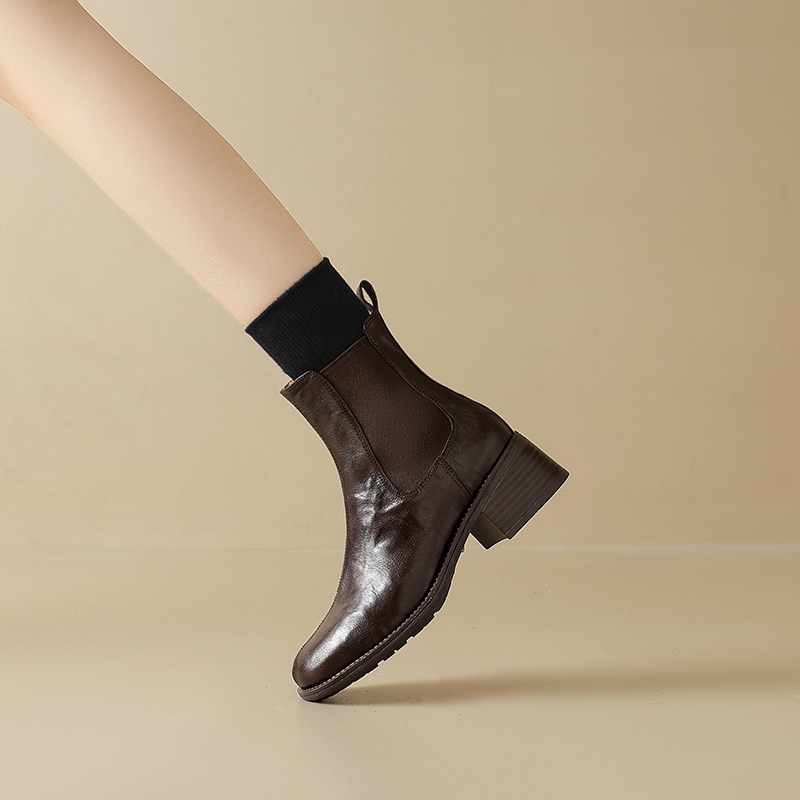 Autumn/Winter Women's Low-Heeled Round-Toe Genuine Leather Chelsea Boots - Black Elastic Martin Short Booties