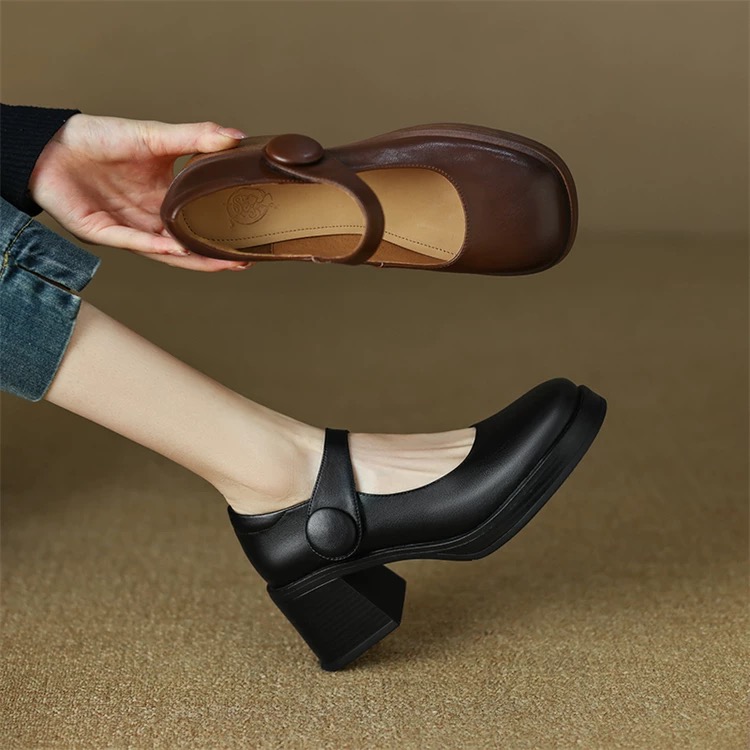 Black Handmade Cowhide Round-Toe Chunky Heel Mary Jane Shoes for Women - Stylish Single Strap Design for Comfort and Durability