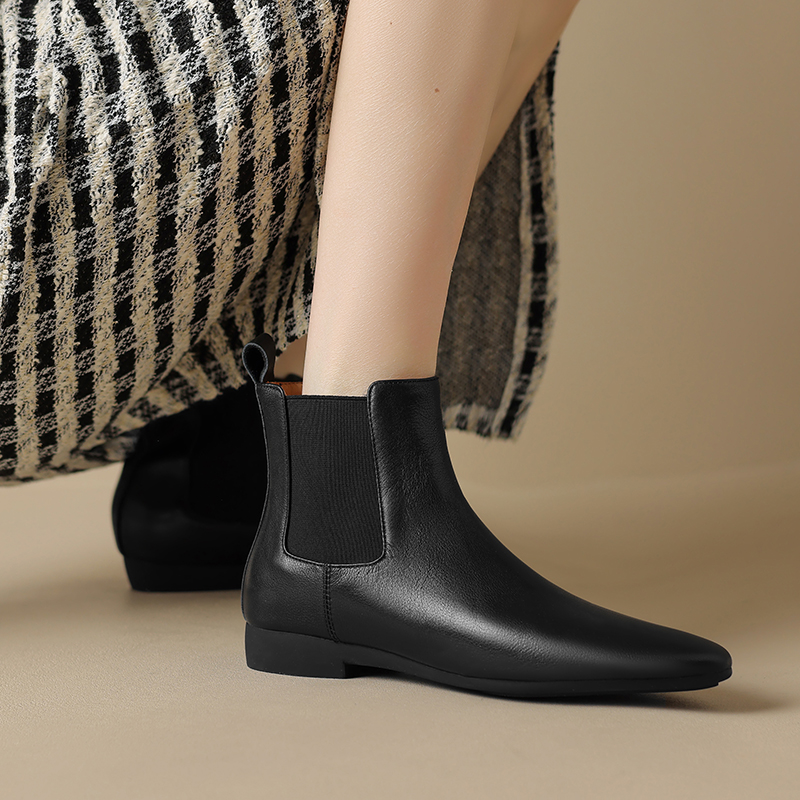 Black Low-Heeled Pointed Toe Chelsea Boots for Women, Genuine Leather Martin Boots, 2023 Trendy Large Size 41-43
