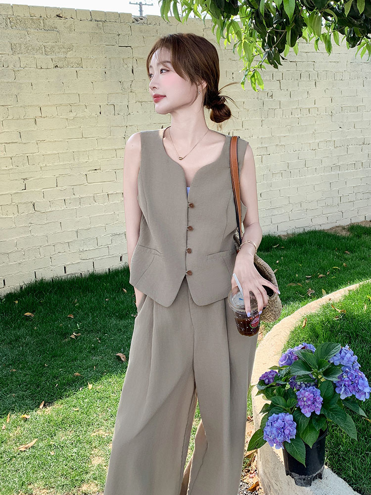 Chic Old Money Style Vest and Wide-Leg Pants Set for Women - Trendy High-End Summer 2025 Two-Piece Outfit