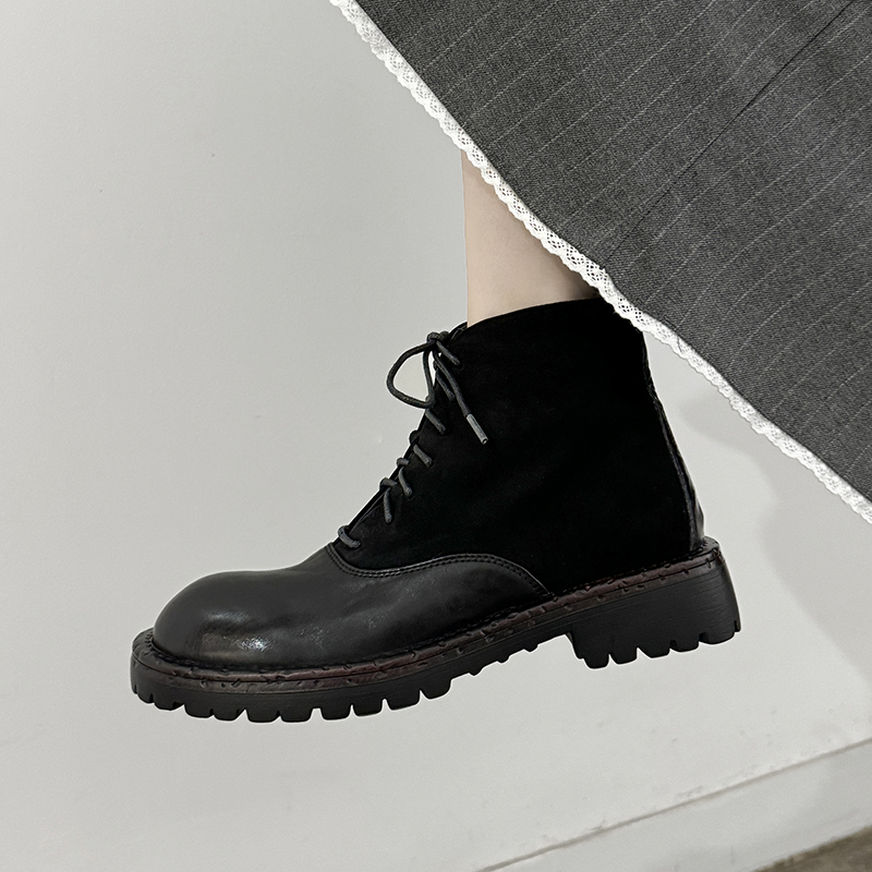 Chunky-Heeled Lace-Up Martin Boots for Women - Water-Washed Cowhide, Thick-Soled British Style Short Boots with Patchwork - 2024 Autumn/Winter