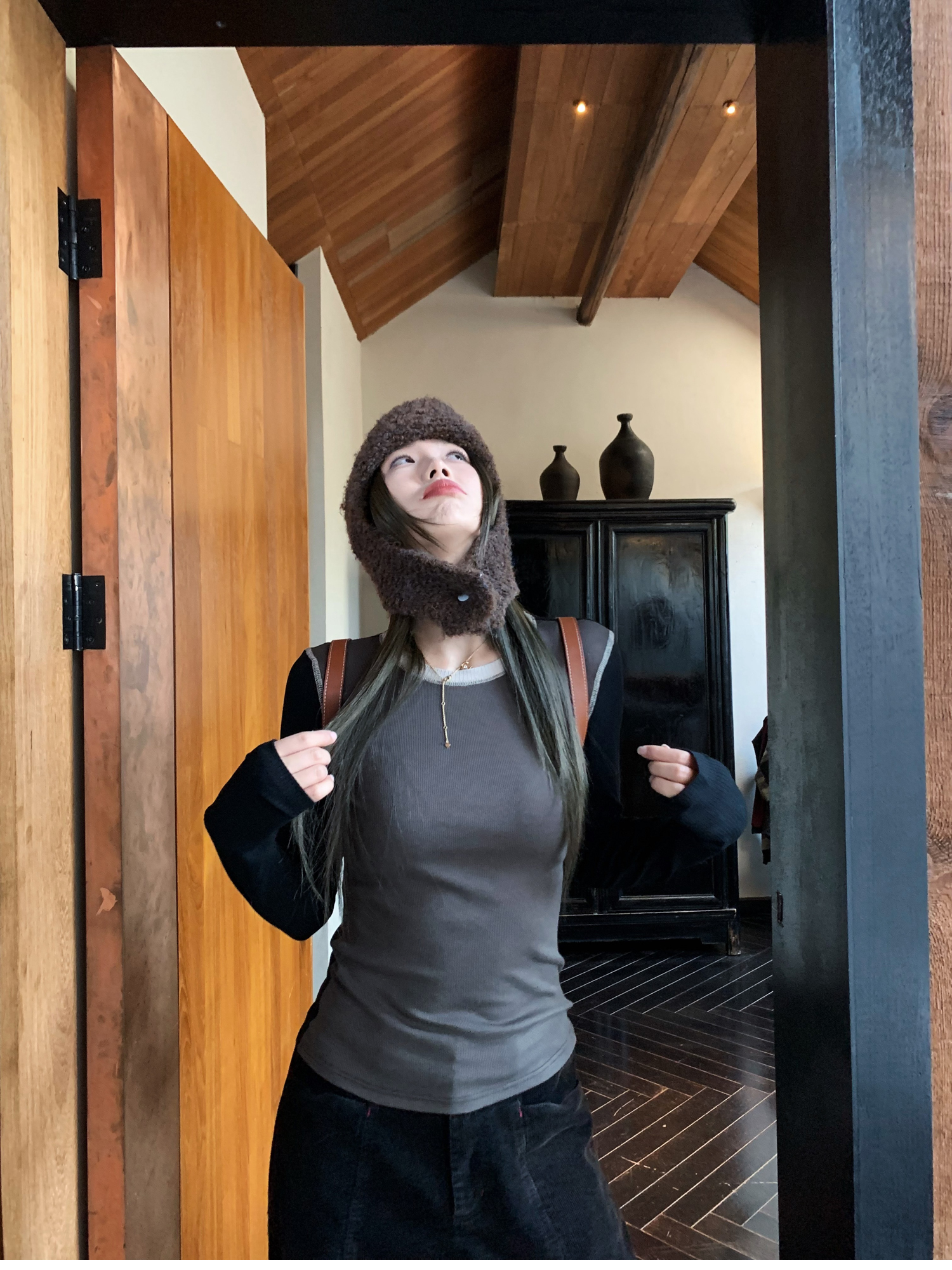 Color-Block Knitted Long Sleeve T-Shirt for Women - Soft and Cozy Layering Essential, Trendy Aesthetics for Fall/Winter 2023
