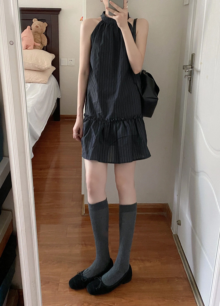 Dark Striped Halter Neck Dress for Women, Summer French Style, Sexy Sleeveless Slim Fit, Patchwork Design, Ruffled Skirt, Y2K Fashion
