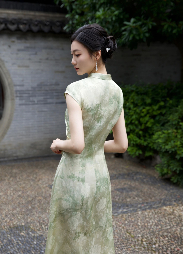 Elegant Chinese-Style Silk Jacquard Sleeveless Dress for Women - Slimming Waist-Cinching Mid-Length Summer 2023 Fashion