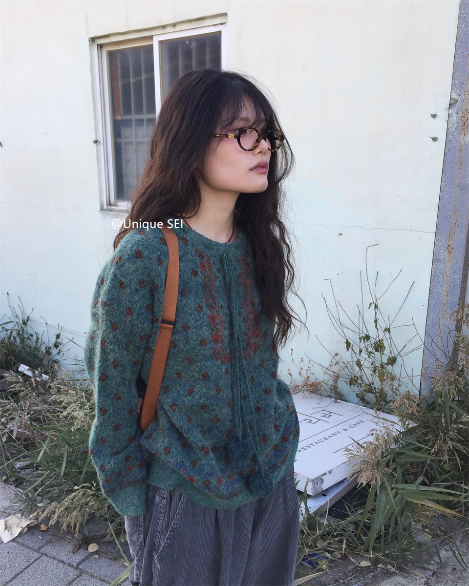 Ethnic Style Diamond Pattern Pullover Sweater with Drawstring and Pom-Pom – Cozy Knit for Winter Vibes