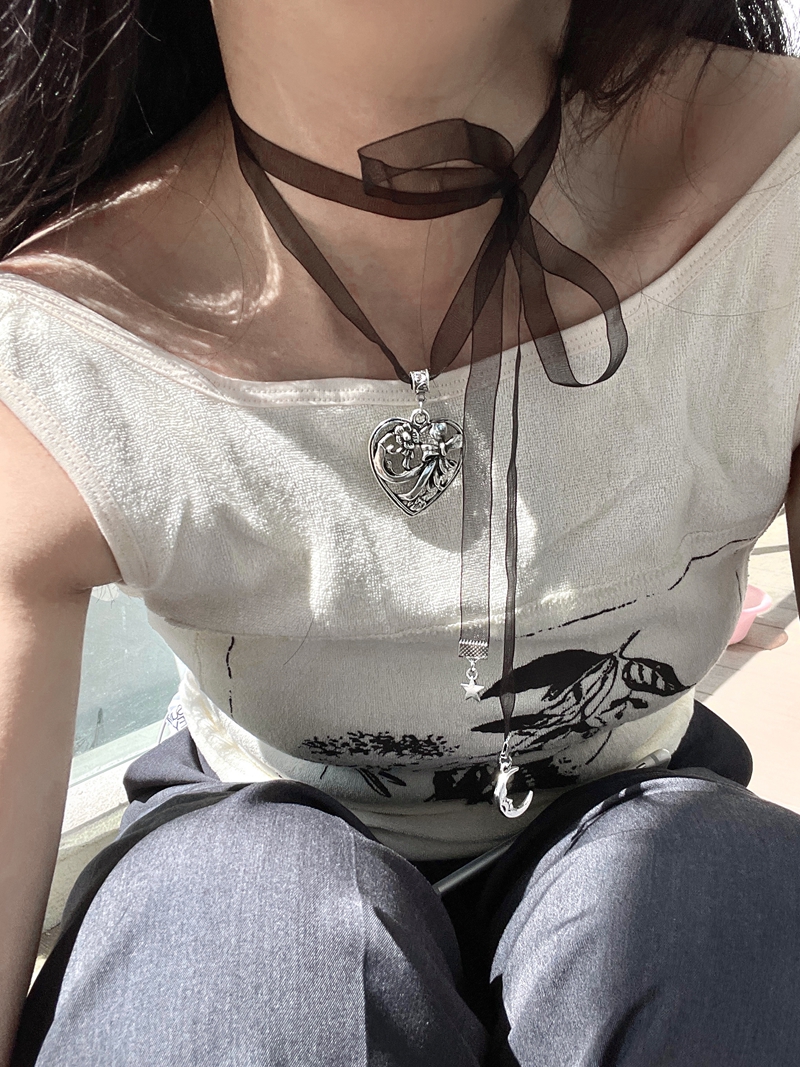 Exaggerated Irregular Heart Pendant Necklace with Ribbon Star and Moon Choker – Chinese Style Heavy-Duty Clavicle Chain