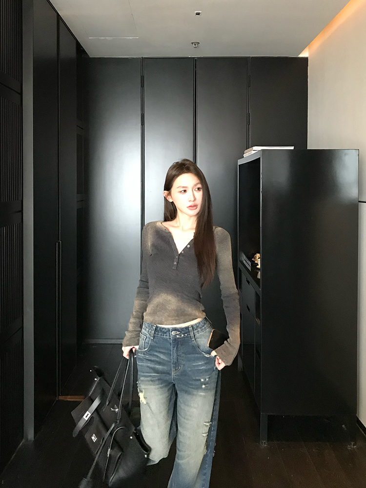 Fallen Leaves District Vintage Knitted Base Layer Sweater for Women - Slim Fit Long Sleeve Top in Cozy Style