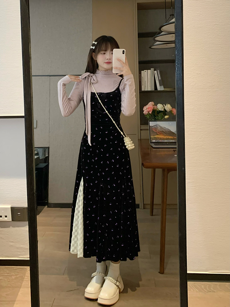Floral Spaghetti Strap Velvet Dress - Slim Waist-Cinching Design for Early Spring, Sweet and Delicate Style, Perfect for Tea Breaks