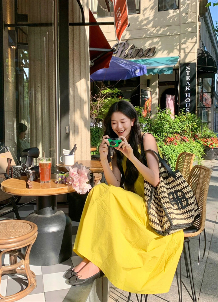 French-Style Sleeveless Halter Neck Off-Shoulder Long Dress - 2023 Summer Vacation Fashion, Loose Fit, Elegant Style