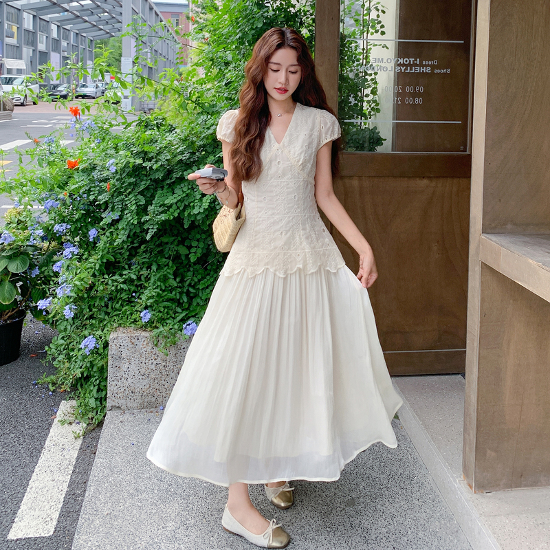 French Vintage Lace Patchwork Dress for Women - Elegant Long Summer Dress, Waist-Cinching, Slimming Niche Style, Boho Chic Fashion