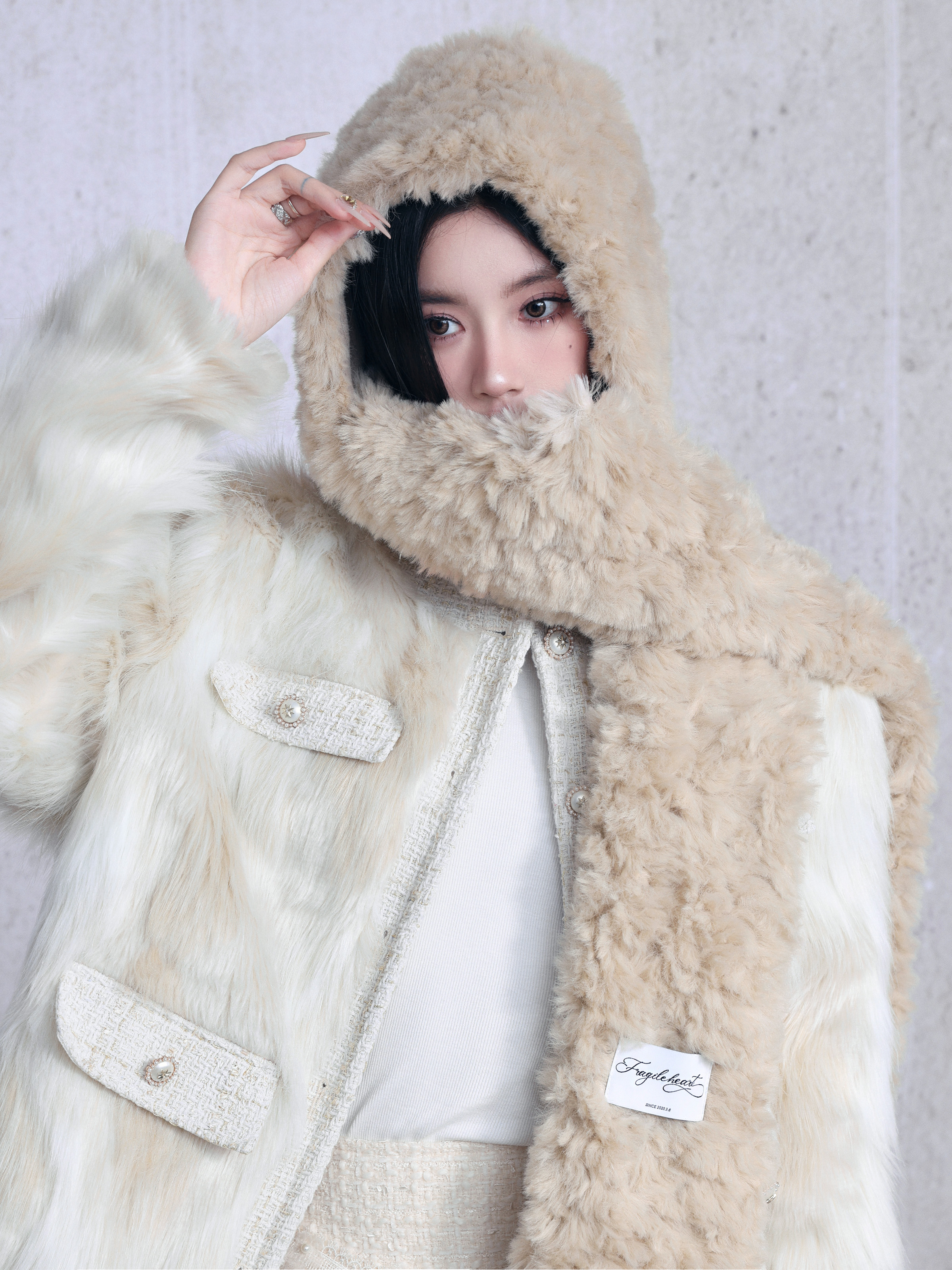 Giant White Soft Plush Warm Scarf and Hat Set - Cozy Winter Accessories for Ultimate Comfort and Style