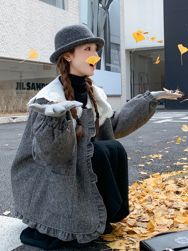 Gray Lace Doll Collar Woolen Coat for Women, 2024 Winter High-End French Style Loose Down Jacket