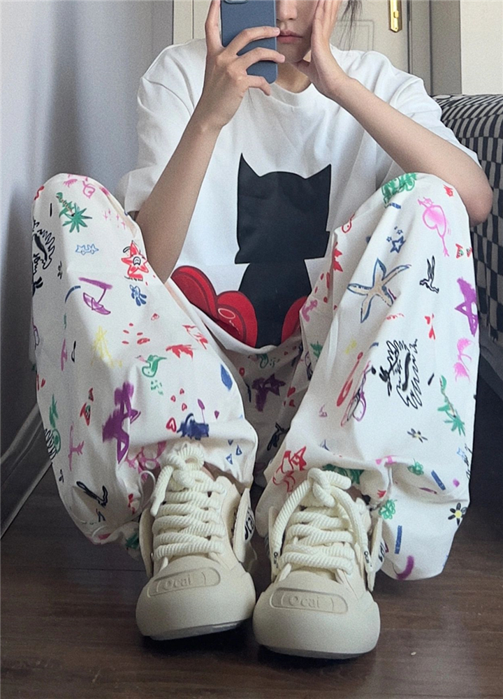 Hand-Painted Graffiti Cartoon Pocket Wide-Leg Work Pants for Men and Women - Summer Retro Casual Style