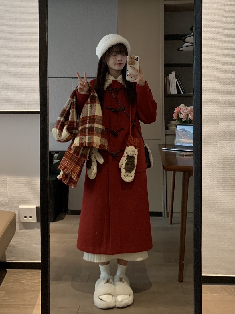 High-End Chinese Style Thick Red Woolen Coat for Women - Slimming Winter Outfit for Christmas Celebrations