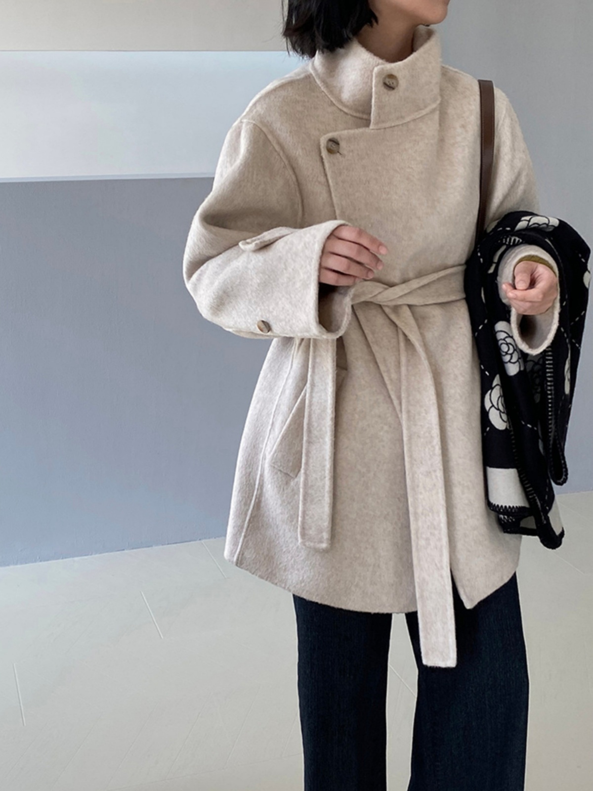 High-End Double-Sided Cashmere Wool Coat for Women - French-Style Waist-Cinching Jacket for Petite Winter Fashion 2024