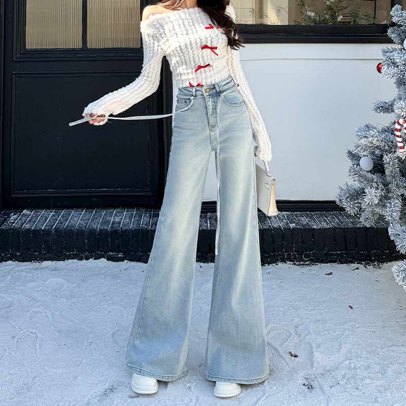 High-Waisted Light Blue Fleece-Lined Flared Jeans for Women - Slimming Loose Wide-Leg Pants for Autumn Winter 2024