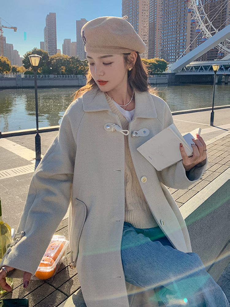 Khaki High-End Wool Coat for Women - Winter 2024 Korean Style Petite College Overcoat