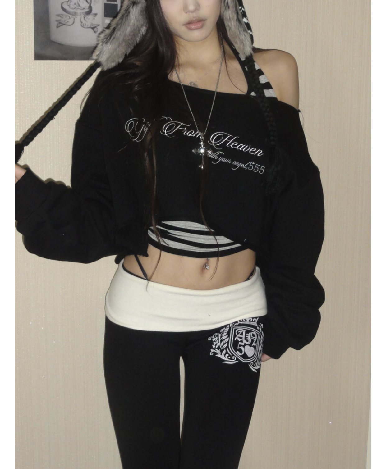 Korean Style Off-Shoulder Embroidered Sweatshirt with Slight Flare Tight Pants - 2024 Autumn/Winter Hot Girl Fashion Set