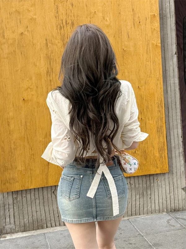 Korean-Style Rose Floral Hollow Long Sleeve Shirt for Women - Elegant Slim Fit Spring Top