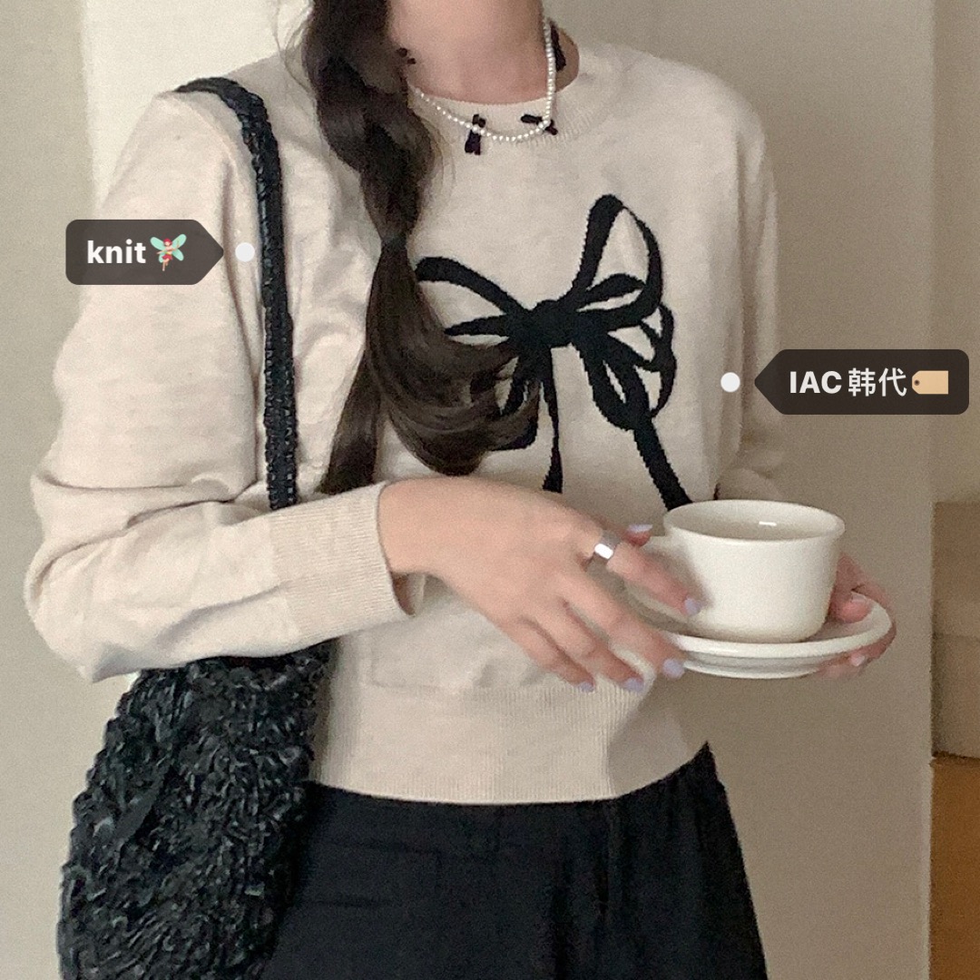 Korean-Style Round Neck Knitted Sweater with Bow Pattern - Cute Romantic Design for 2023 Fashion Trends
