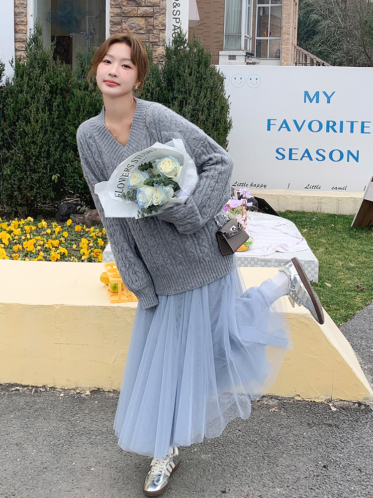 Korean Style Two-Piece Set for Women - Spring 2025 Gray Twisted Knit Sweater and Mesh Skirt