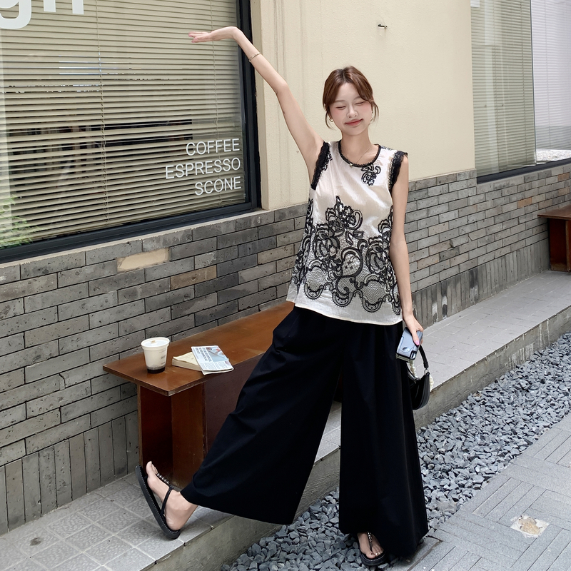 Lightweight Lace Embroidery Vest and Wide-Leg Pants Set for Women - 2025 Summer Casual Fashion Two-Piece Outfit