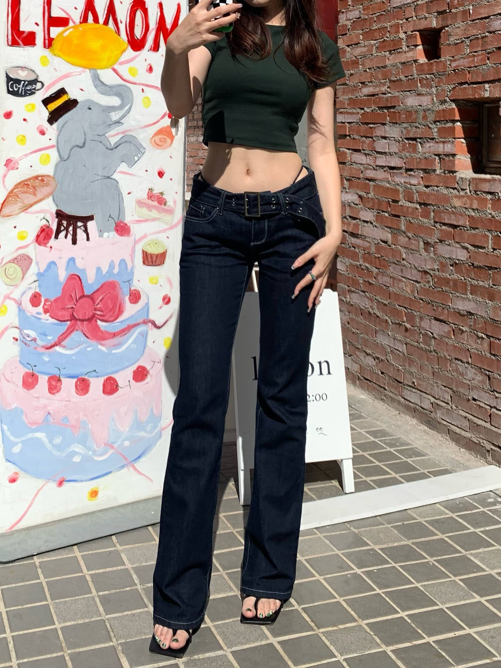 Low-Waist Retro Deep Blue Flared Jeans for Women | Leg-Shaping Style | 90s Vintage Fashion