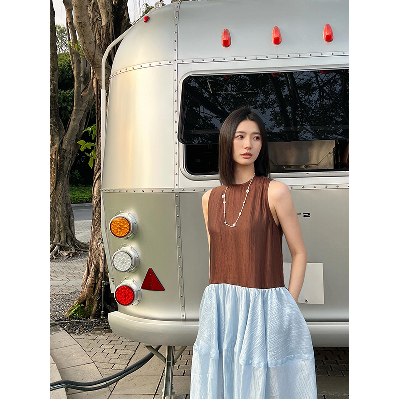 Minimalist Round Neck Satin Splicing Lantern Dress with Contrasting Colors and 3D Cut - Chic Fashion for Modern Style