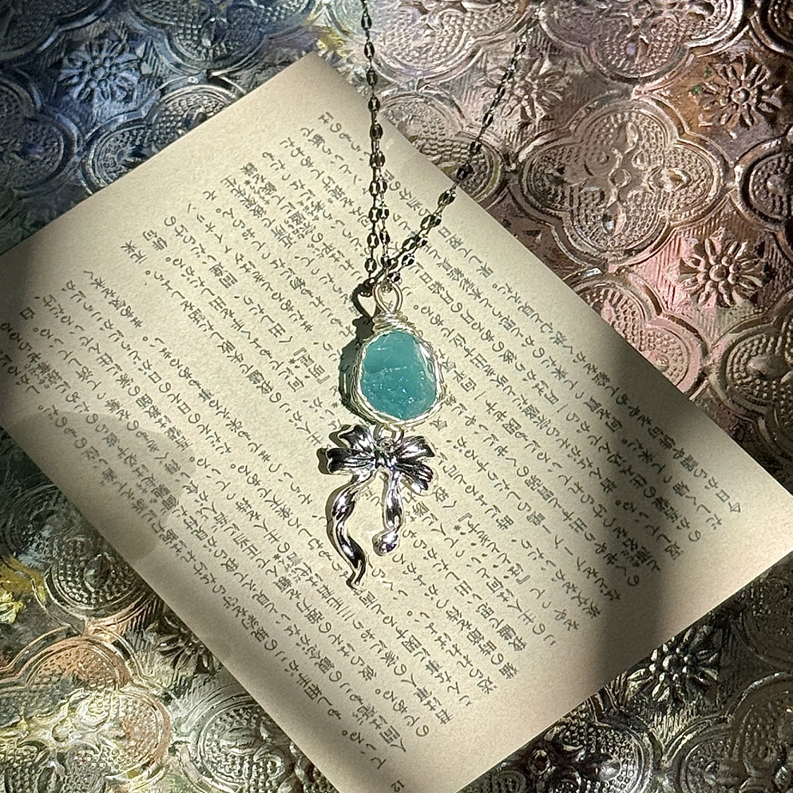 Multi-Color Crystal Raw Stone Macrame Necklace - Minimalist High-End Pendant Chain for Boho Style and Niche Fashion Lovers