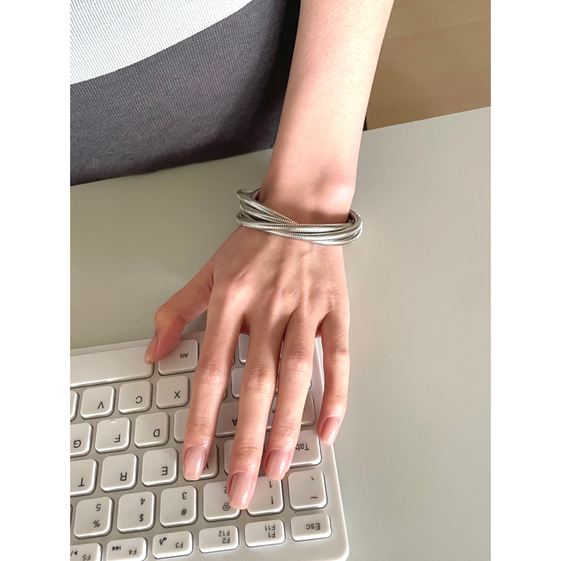 Multi-Layer Metal Style Stacking Bracelet - Minimalist Hand String Design for Spring and Summer Versatility
