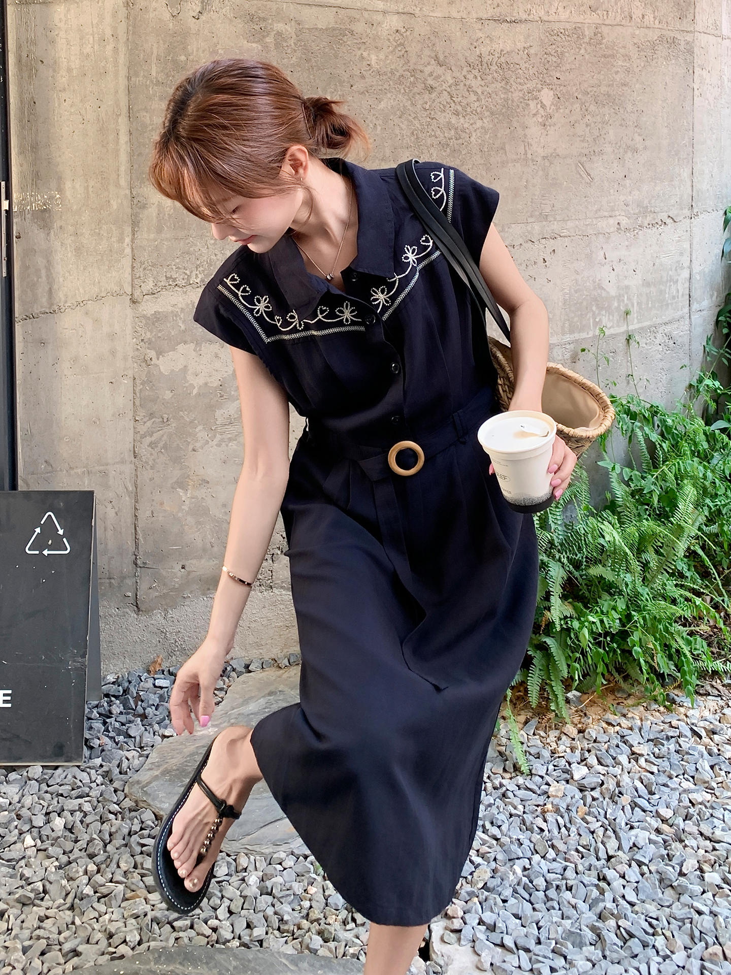 Navy Blue Hong Kong Style High-End Vintage Dress for Women - Summer 2025 Slim Fit Waist-Cinching Long Shirt Dress