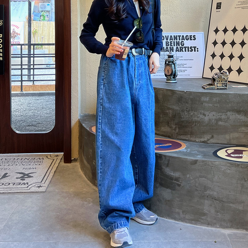 Oversized Women's Straight High-Waisted Wide-Leg Jeans - Retro Loose Fit for Fall 2022, Versatile 90s-Inspired Fashion Pants