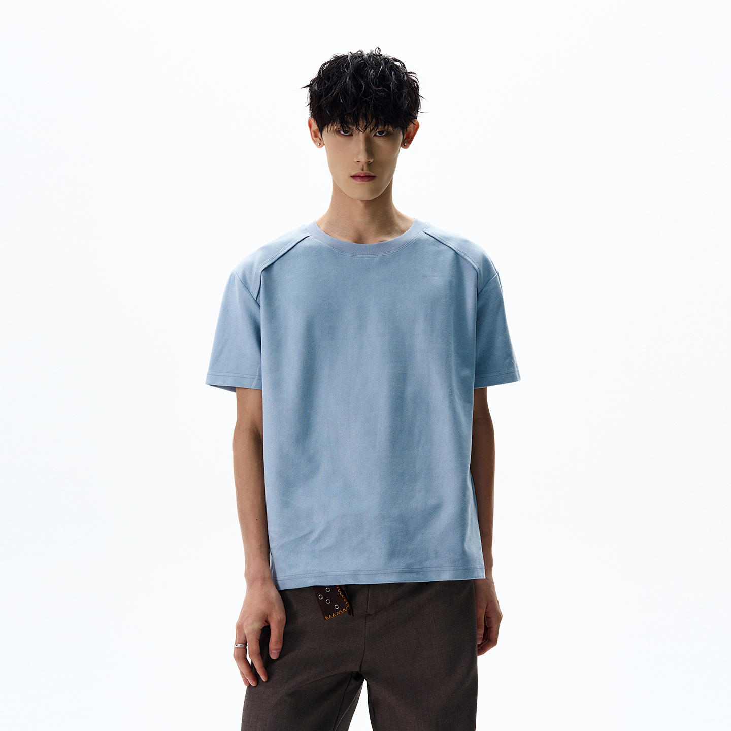 Retro Deconstructed Suede Short-Sleeve T-Shirt - Boxy Fit, Dropped Shoulders, Cropped Design, 90s Inspired Fashion