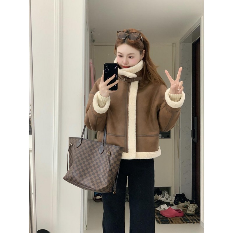 Retro Faux Fur Short Coat for Women, High-End Loose Thick Warm Lamb Wool Winter Jacket