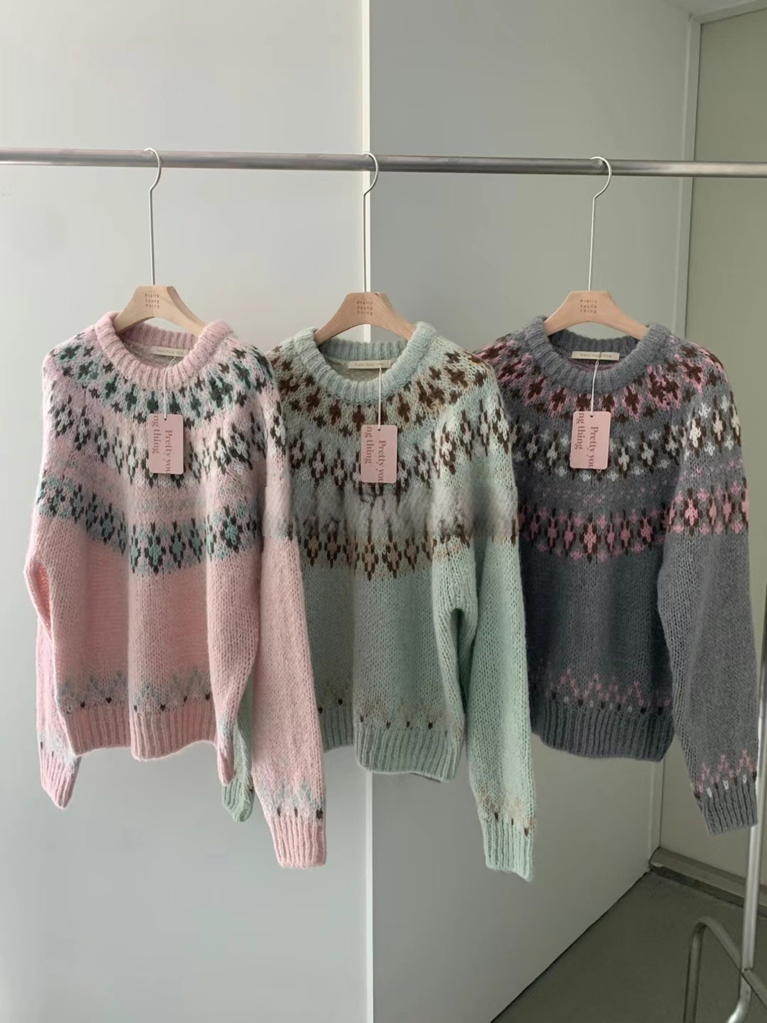 Retro Nordic Pattern Knitted Sweater for Autumn Winter - Versatile Casual Pullover in Fresh Colors
