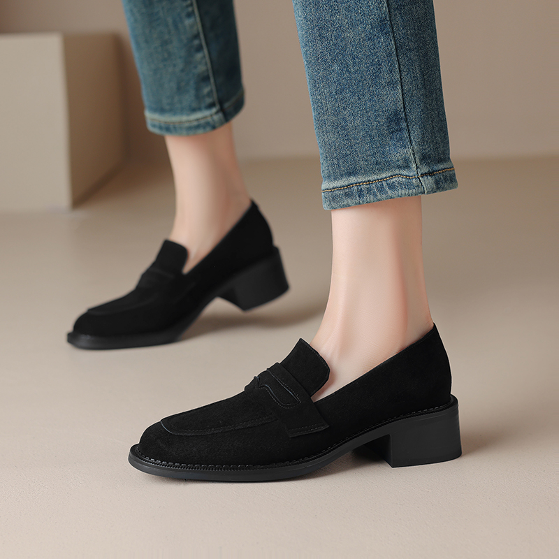 Retro Suede Chunky Heel Loafers for Women, Plush Round Toe Winter Shoes, Large Size 41-42, British Style Fashion Footwear
