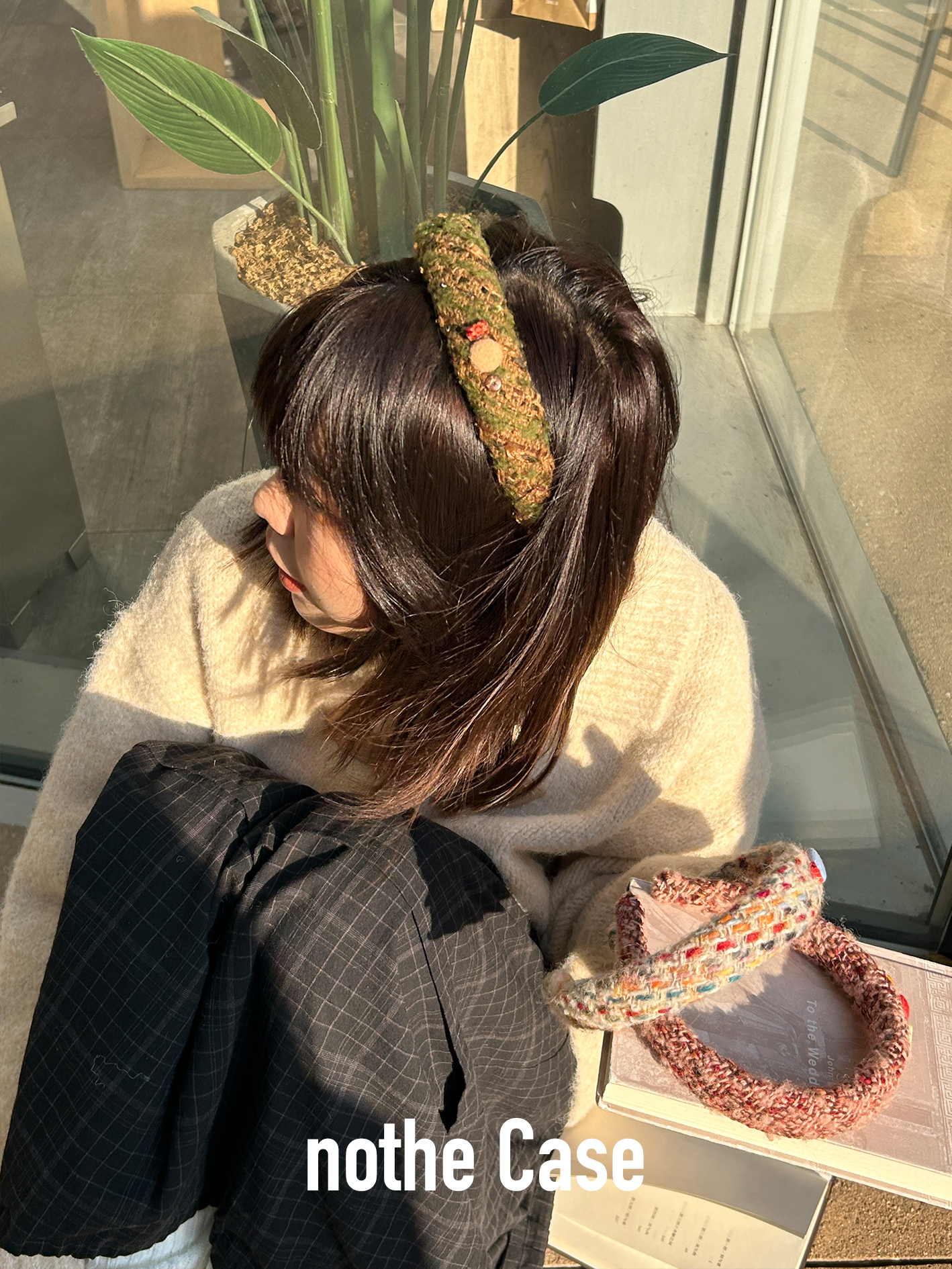 Retro Woolen Button Hairband Accessory - Chestnut Island Music Box Inspired Niche Headband for Unique Style