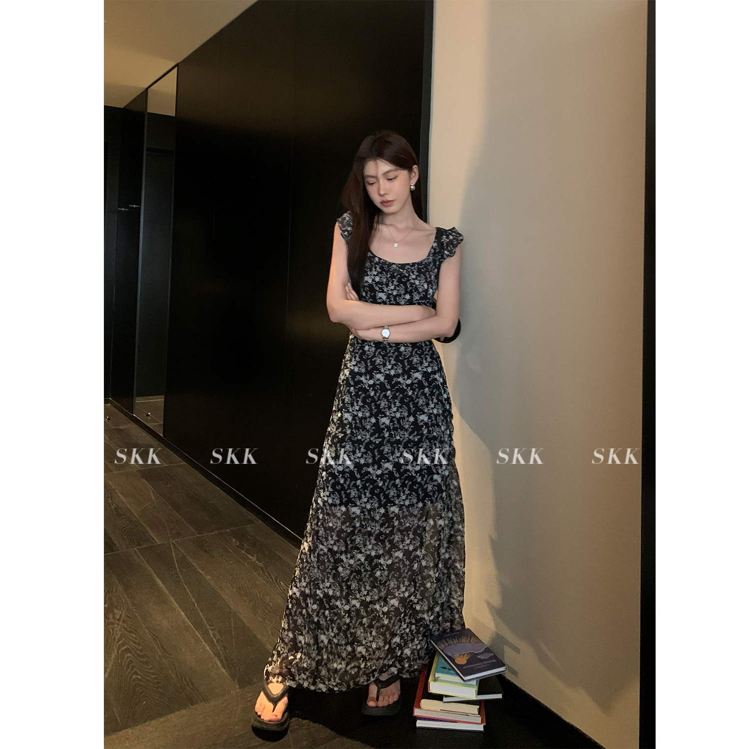 Ruffled Floral Midi Dress with Waist-Cinching Design – Perfect for 90s and Y2K Inspired Date Night Outfits