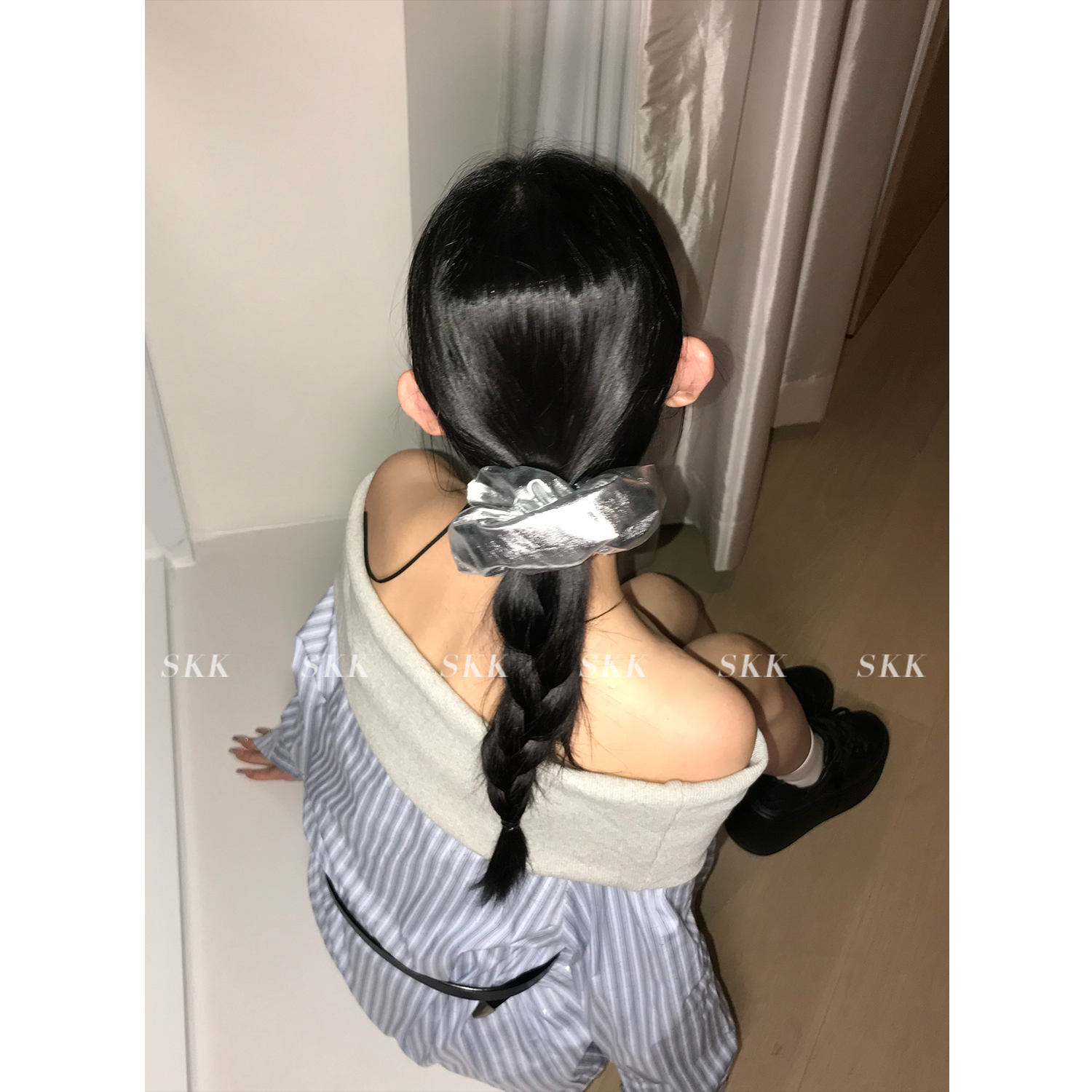 Silver and Gold Design Niche Hair Band for Women - Trendy Accessory for Fashionable Looks