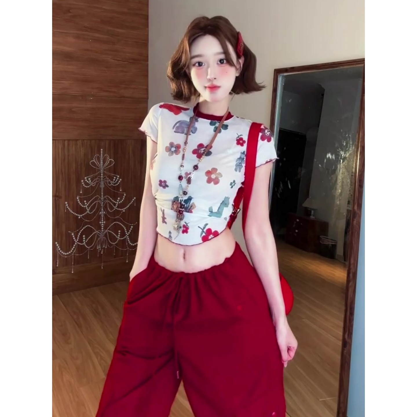 Spicy Girl Contrast Color Round Neck T-Shirt for Women – Slim Fit Short Sleeve Top, Summer Essentials, Trendy American Style