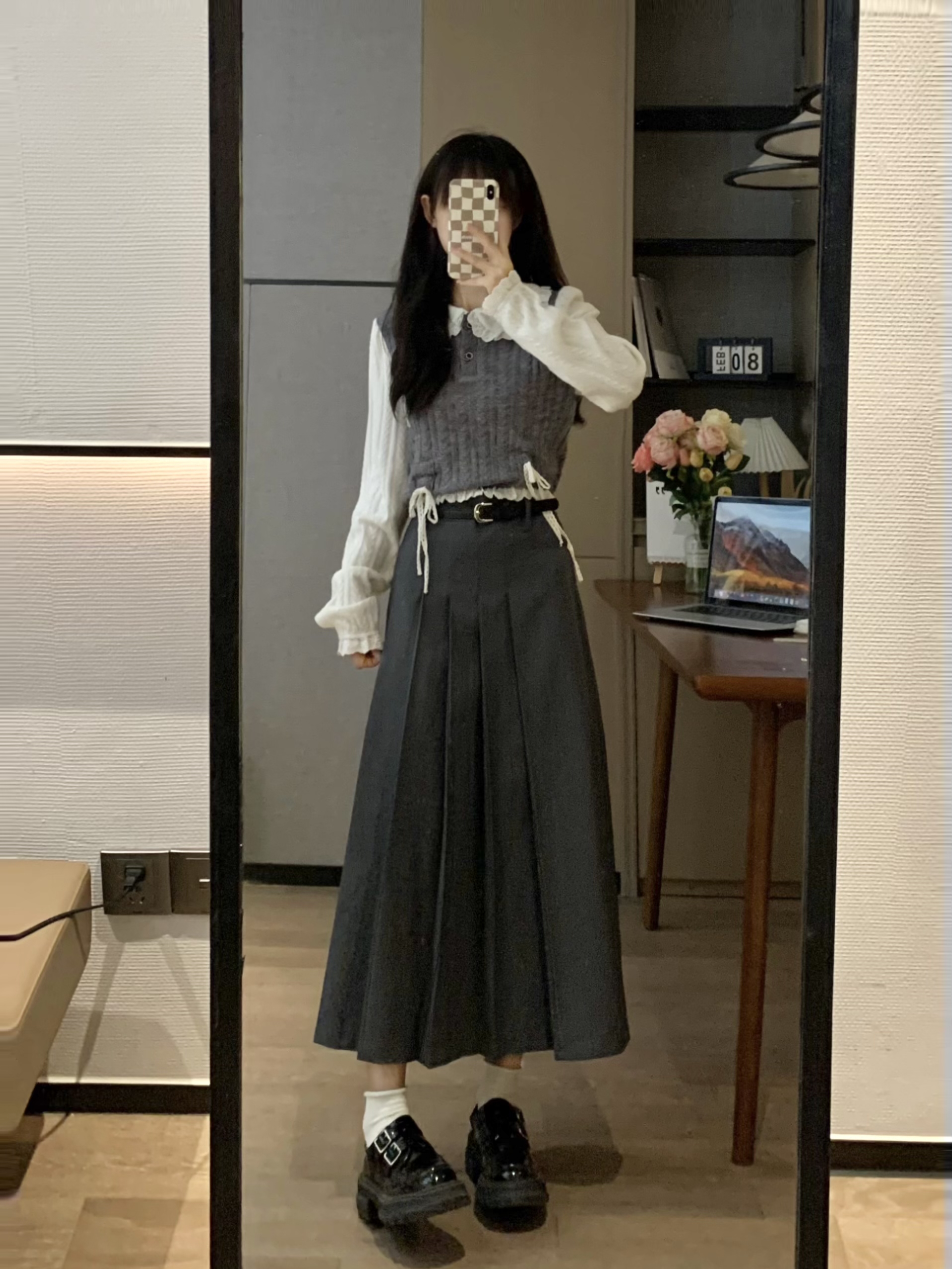 Spring Milk Style Slimming College French Sweet Fake Two-Piece Knitted Sweater Top for Women - Chic Y2K Fashion Essential